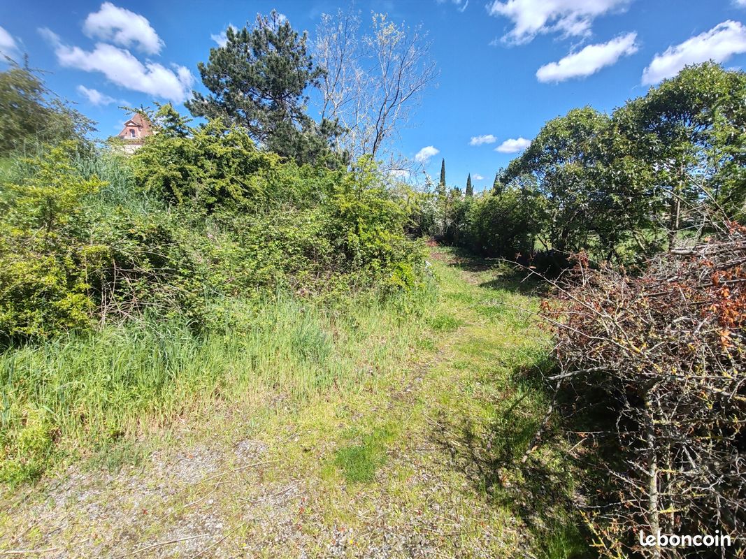 Terrain 850 m² · à Toulouse · 850 m² · 138 000 €