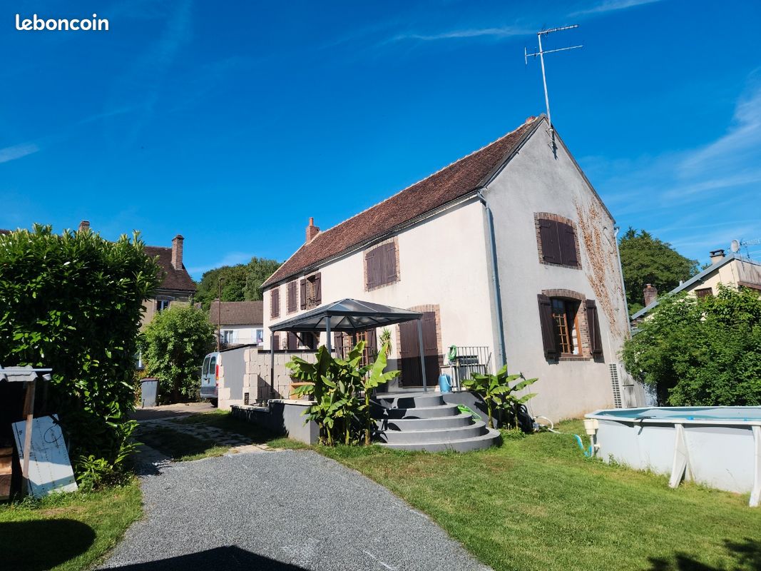 Maison 9 pièces 190 m² · à Cézy · 190 m² · 285 000 €