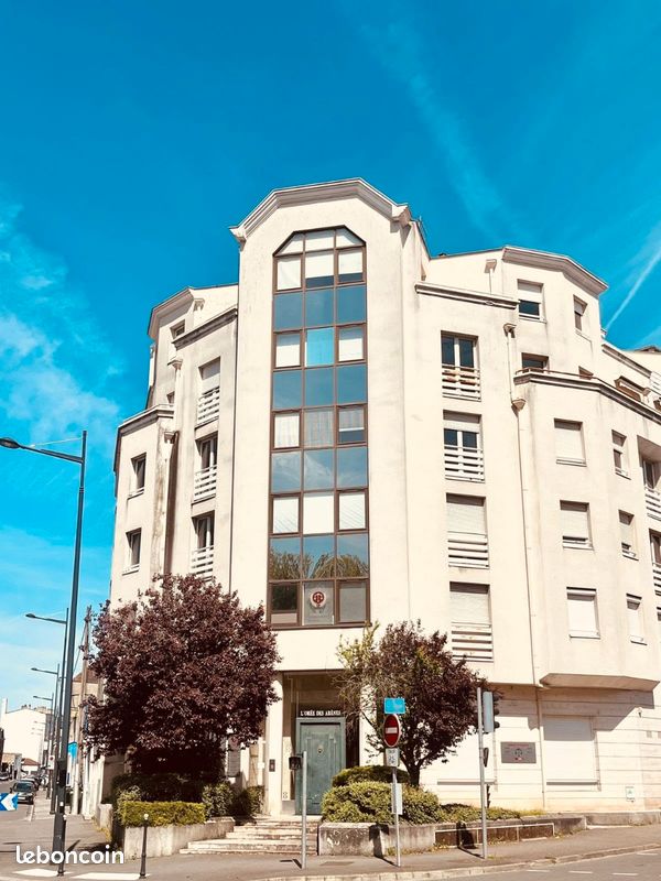 Local commercial 3 pièces 60 m² · à Bourges · 60 m² · 750 €/mois