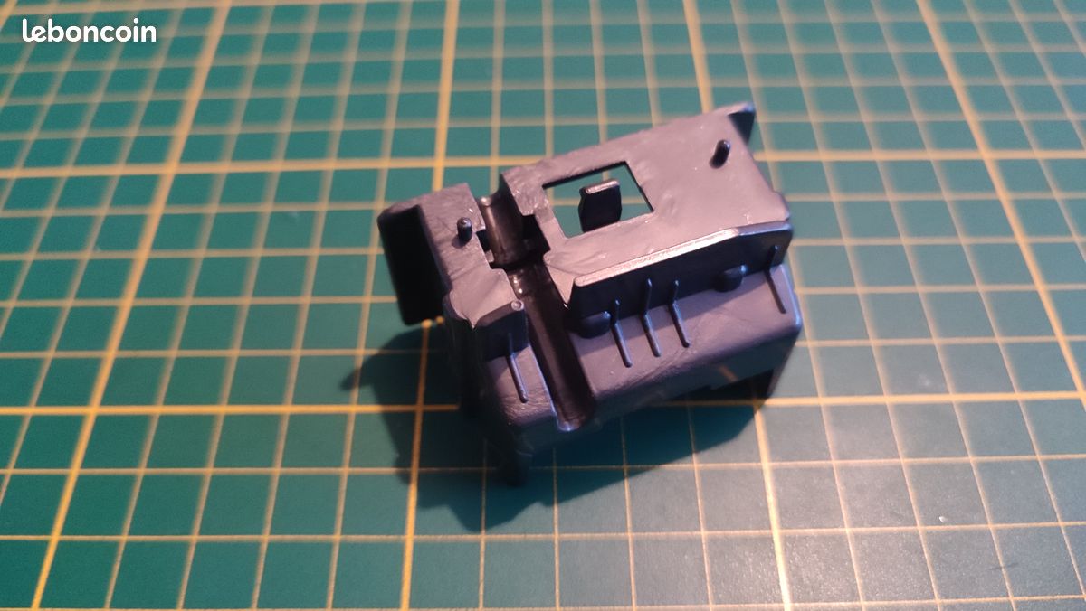 Support tableau de bord pièce détachée miniature Bburago Burago Alfa Romeo 2300 spider 1932 1/18 1/18e 1/18ème #D37 (image 1)
