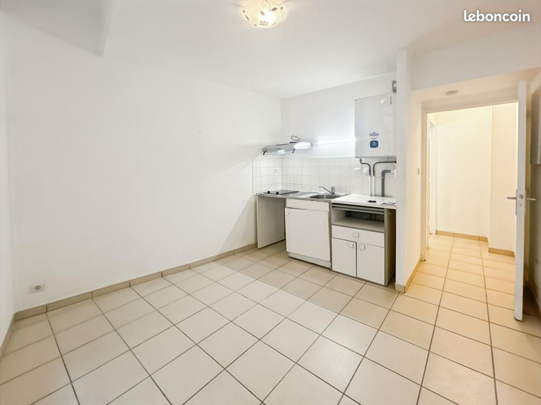 Appartement 1 pièce 14 m² · à Caussade · 14 m² · 300 €