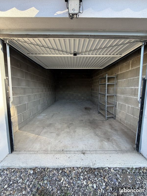 Parking 20 m² · à Biguglia · 20 m² · 150 €/mois