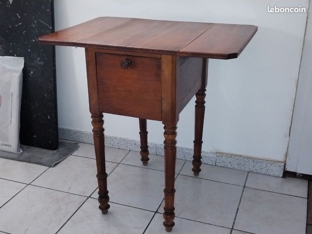 Table de chevet à pot (image 1)