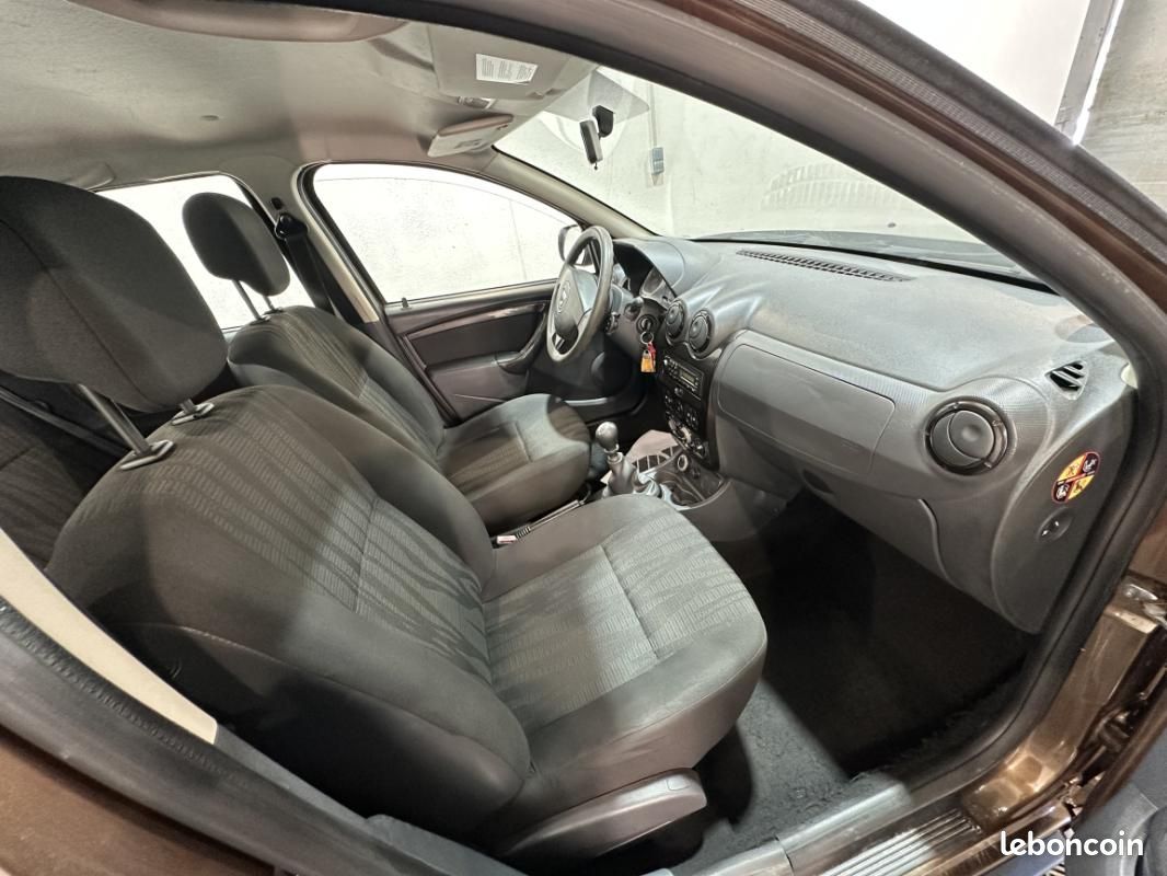 Dacia Duster 1.6 16v 105 4x4 Lauréate (image 12)