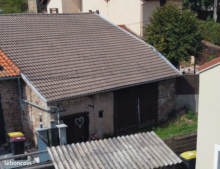 Maison 1 pièce 100 m² · à Ambierle · 100 m² · 49 000 €