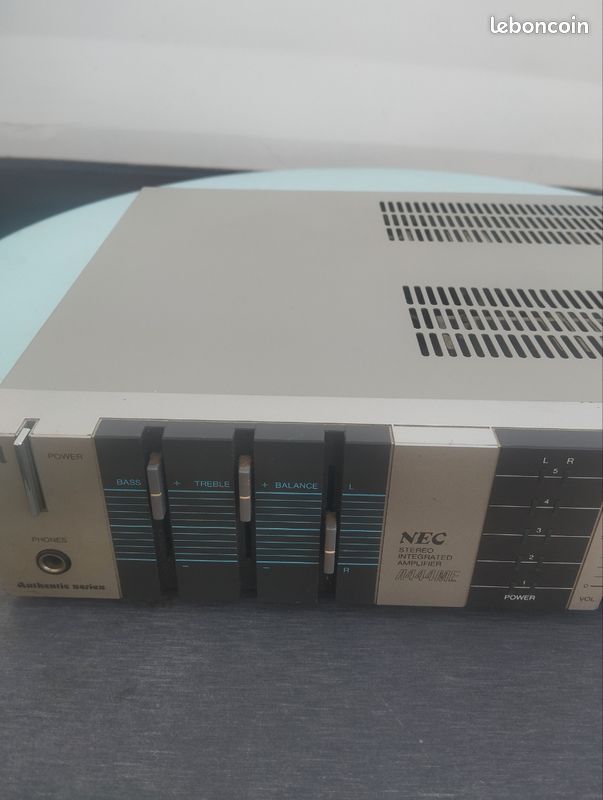 NEC A-820E Amplificateur (1983) - La Fée du Vintage - Vente en ligne