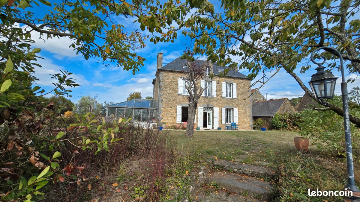 Maison 7 pièces 215 m² · à Évran · 215 m² · 469 900 €