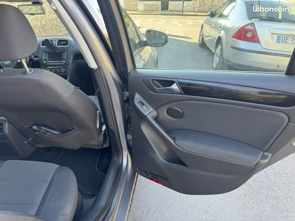 VOLKSWAGEN GOLF 1.4 16V TSI - 122 VI BERLINE Confortline (image 19)