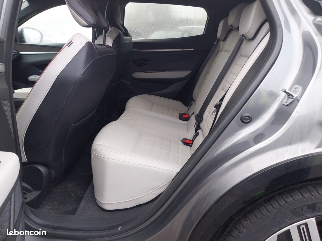 RENAULT Megane E-Tech EV60 220 ch super charge Iconic (image 15)