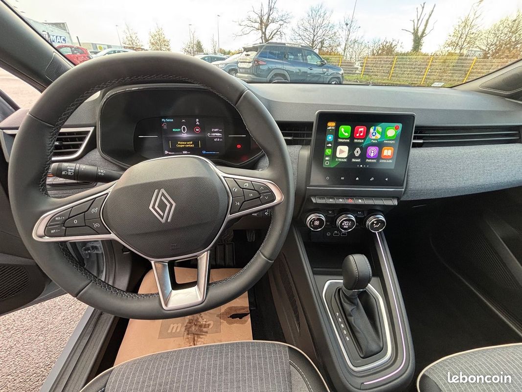 Renault CLIO V 1.6 E-TECH 145CH FULL HYBRID TECHNO - 24 (image 8)
