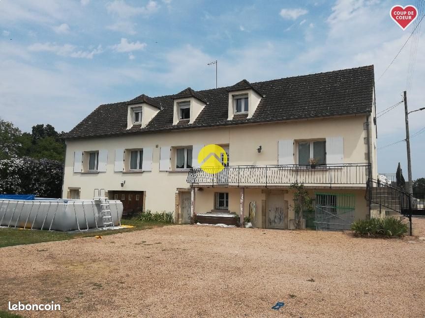 Maison 7 pièces 162 m² · à Saint-Amand-Montrond · 162 m² · 125 000 €