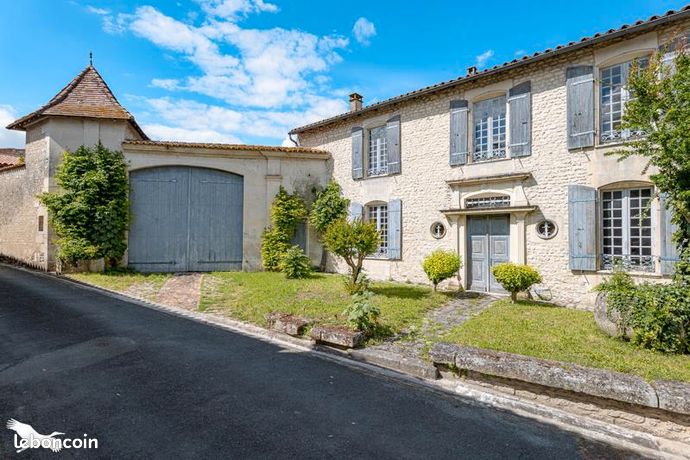 Maison 10 pièces 246 m²