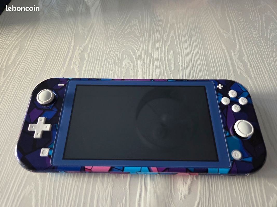 Nintendo Switch Lite - Quasi-neuve (Garantie jusqu'en 2027) (image 2)