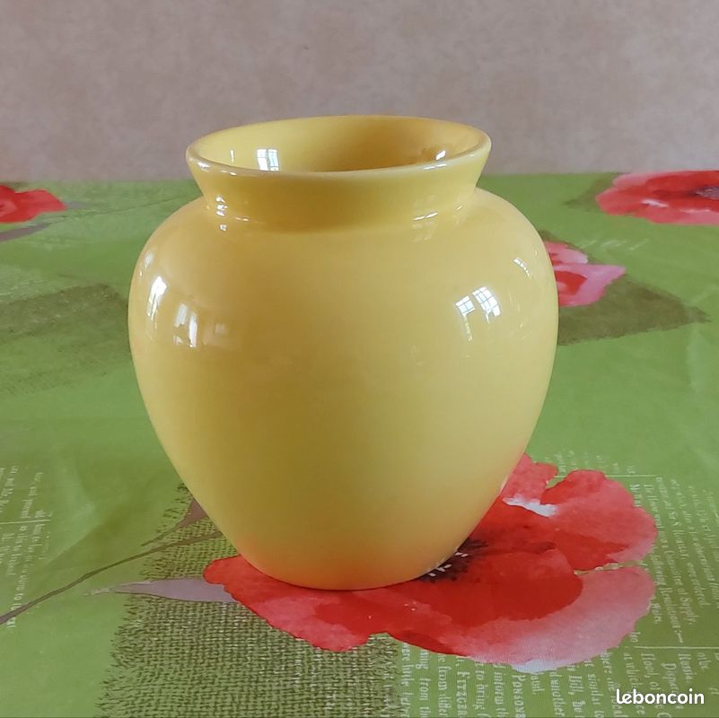 Vase (image 1)