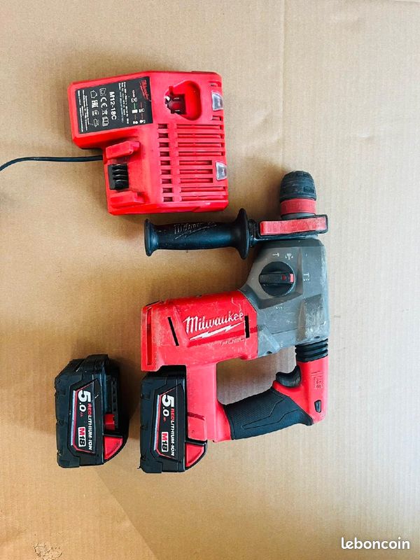 Perforateur Burineur Milwaukee 18V - Avec 2 Batteries, Chargeur Et Mallette (occasion)