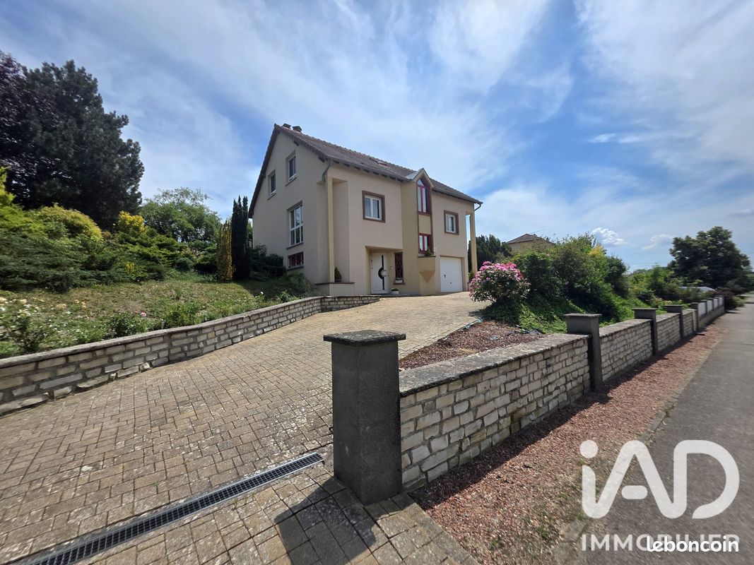 Maison 7 pièces 174 m² · à Hellimer · 174 m² · 272 000 €