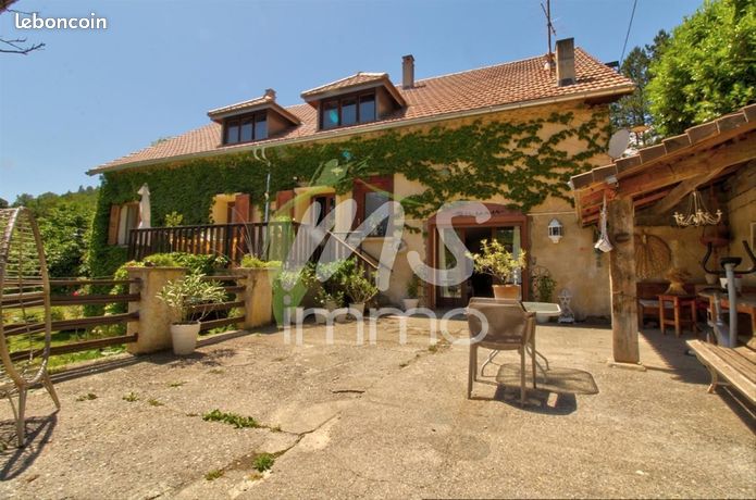 Propriété 5 pièces 161 m²