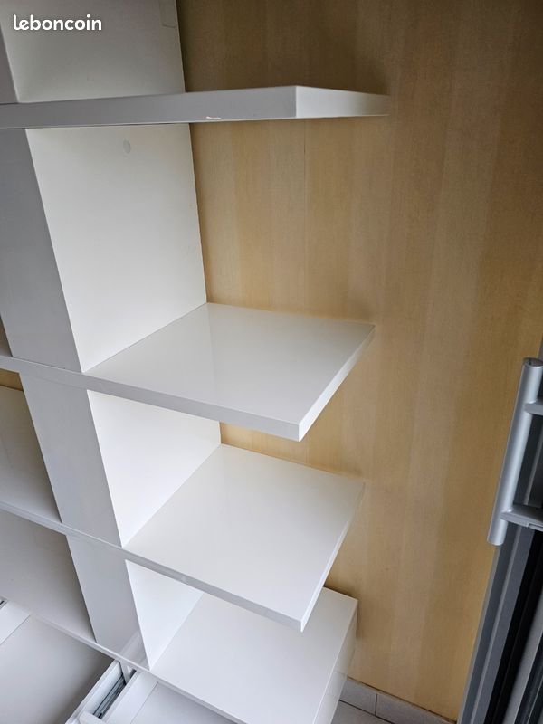 Étagère blanche et bureau (image 3)