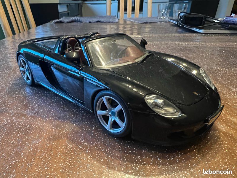 Porsche carrera gt 1/18 (image 1)