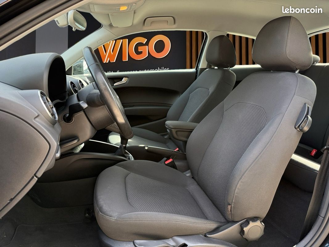 AUDI A1 1.2 TFSI 90 CH AMBIENTE * SIEGES CHAUFFANTS * CLIMATISATION * CHAINE DISTRIBUTION CHANGEe (image 5)