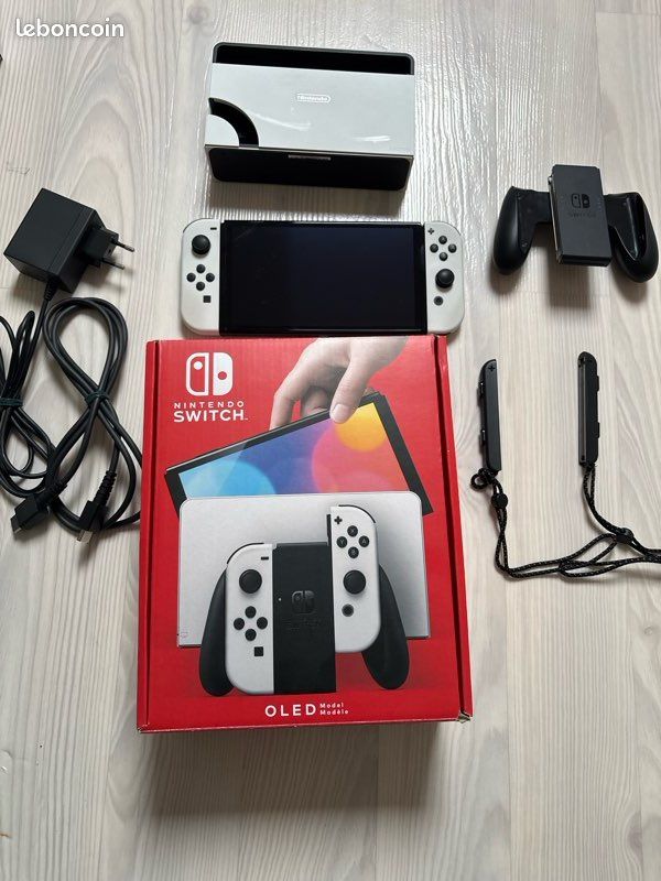 Nintendo Switch Modèle OLED Blanc – Écran impeccable (Excellent état) (image 7)
