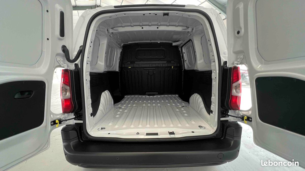 16 990 HT - Citroen BERLINGO VAN M BLUEHDI 100 BVM6 3PL PREMIUM CONNECT (image 10)