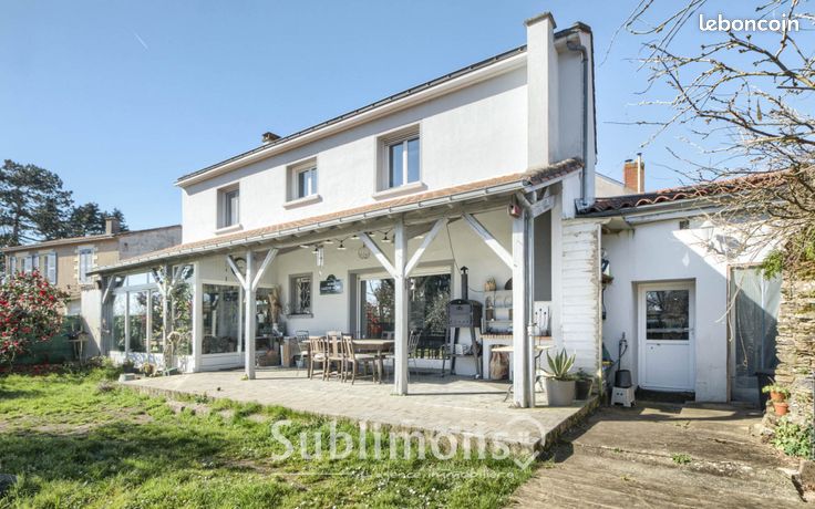Maison 7 pièces 217 m²