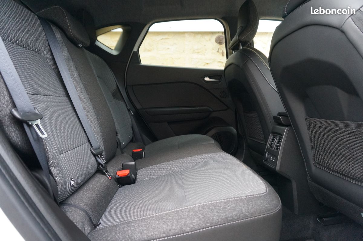 Nouveau Renault CAPTUR - 1.3TCE 160 EDC - TECHNO - 10.000Kms/Avril 2025 (image 6)