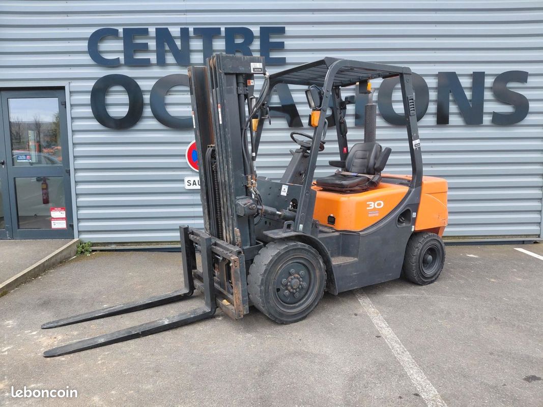 Doosan D30G (image 1)