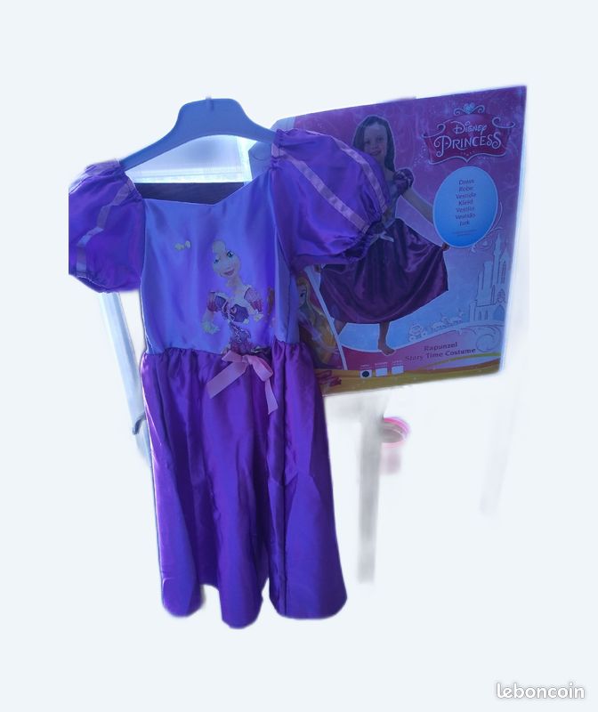 Robe de Disney small , 3 a 4 ans , réponse, vend 15 l'unité (image 1)