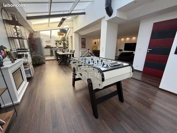 Loft 6 pièces 202 m²