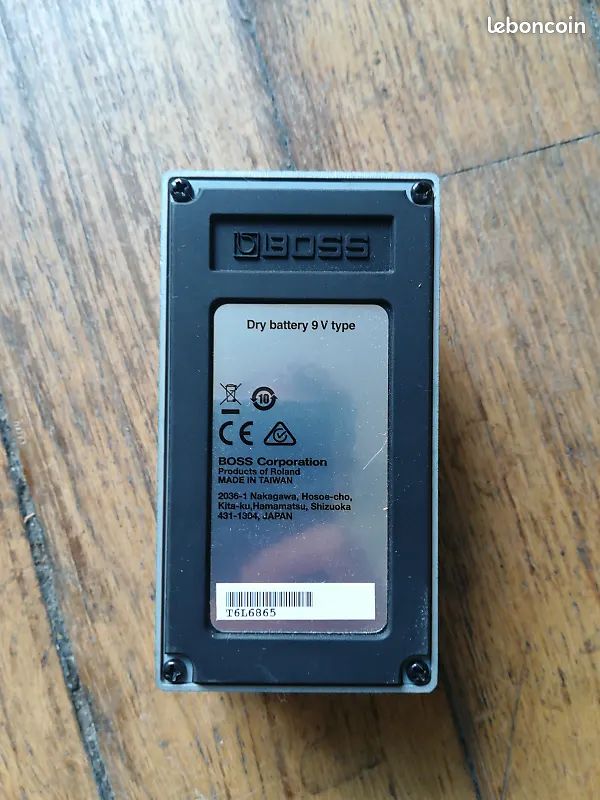 Boss TR-2 Tremolo (Silver Label) 1997 - Present - Green (image 5)
