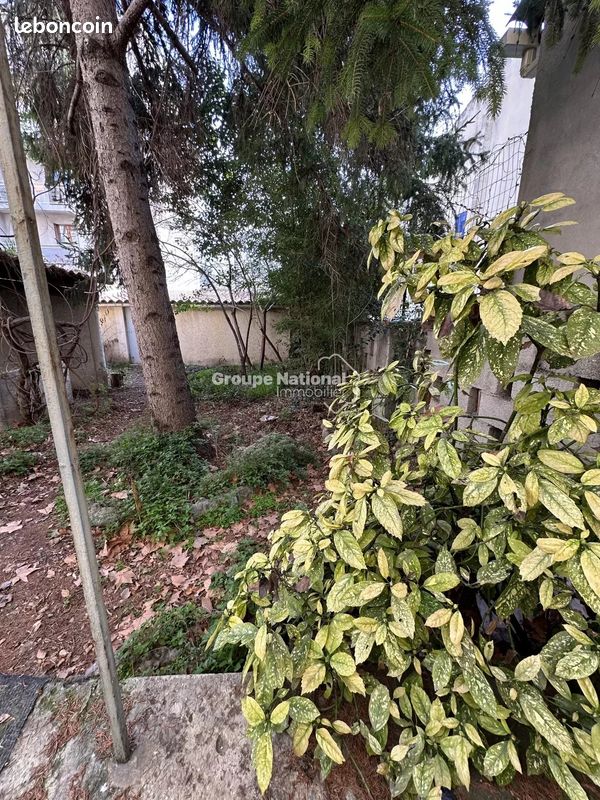 Terrain 256 m² · à Salon-de-Provence · 256 m² · 200 000 €