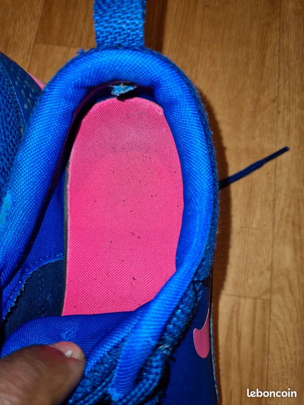 Paire de Baskets Nike état satisfaisant (image 4)