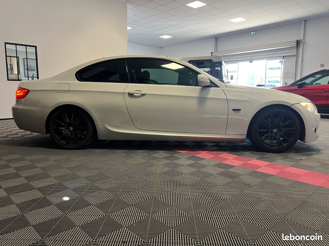 BMW SERIE 3 COUPE E92 LCI 320d 184ch PACK M Steptronic A MOTEUR CHANGE 13 000KM + TOIT OUVRANT (image 6)