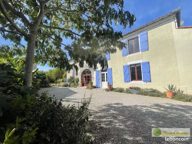 Propriété 6 pièces 214 m²