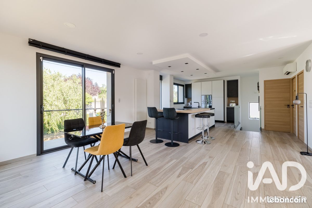 Maison 4 pièces 147 m² · à Communay · 147 m² · 430 000 €