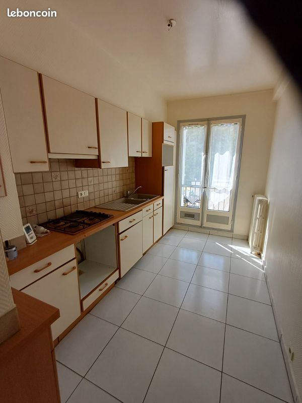 Appartement 3 pièces 90 m² · à Beauvais · 90 m² · 820 €
