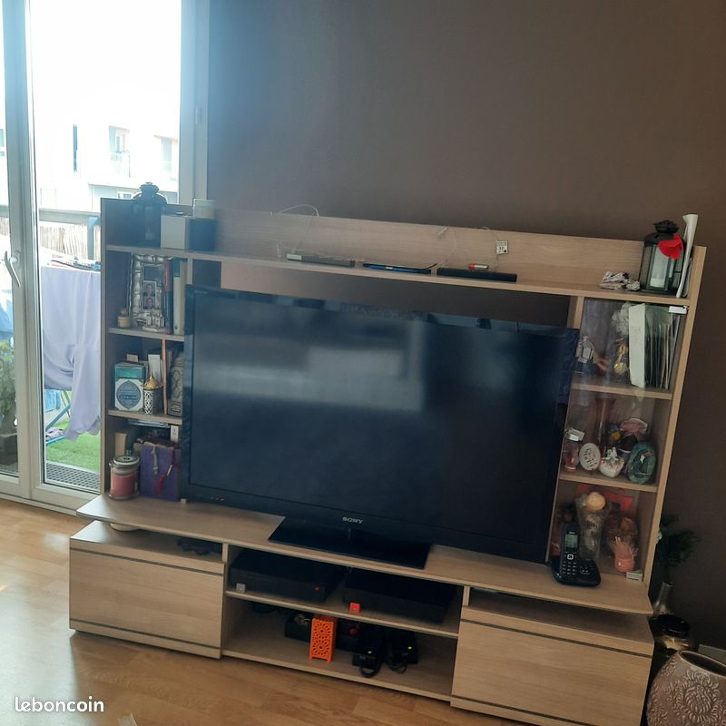 Meuble TV moderne avec rangements (image 1)