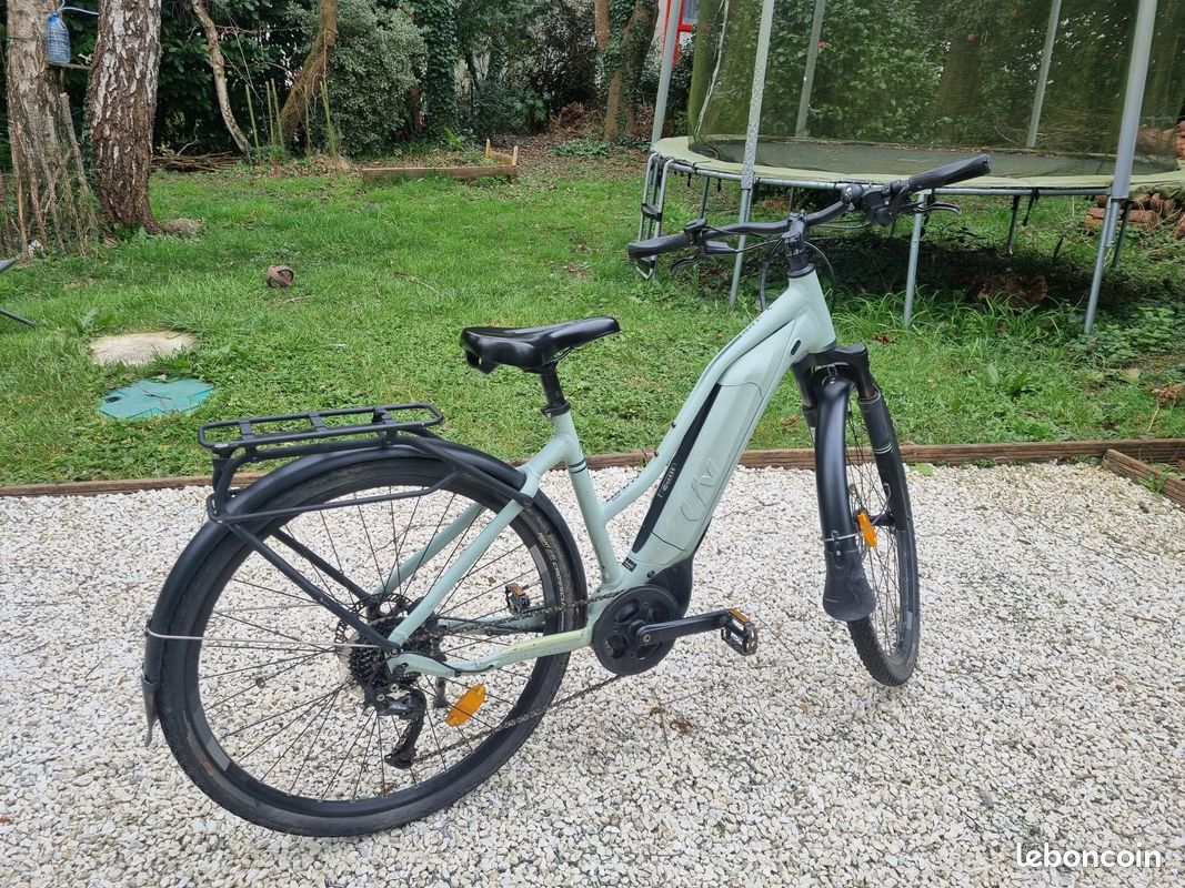 Vélo électrique VTC FEMME GIANT TAILLE M Vélos - Main Image