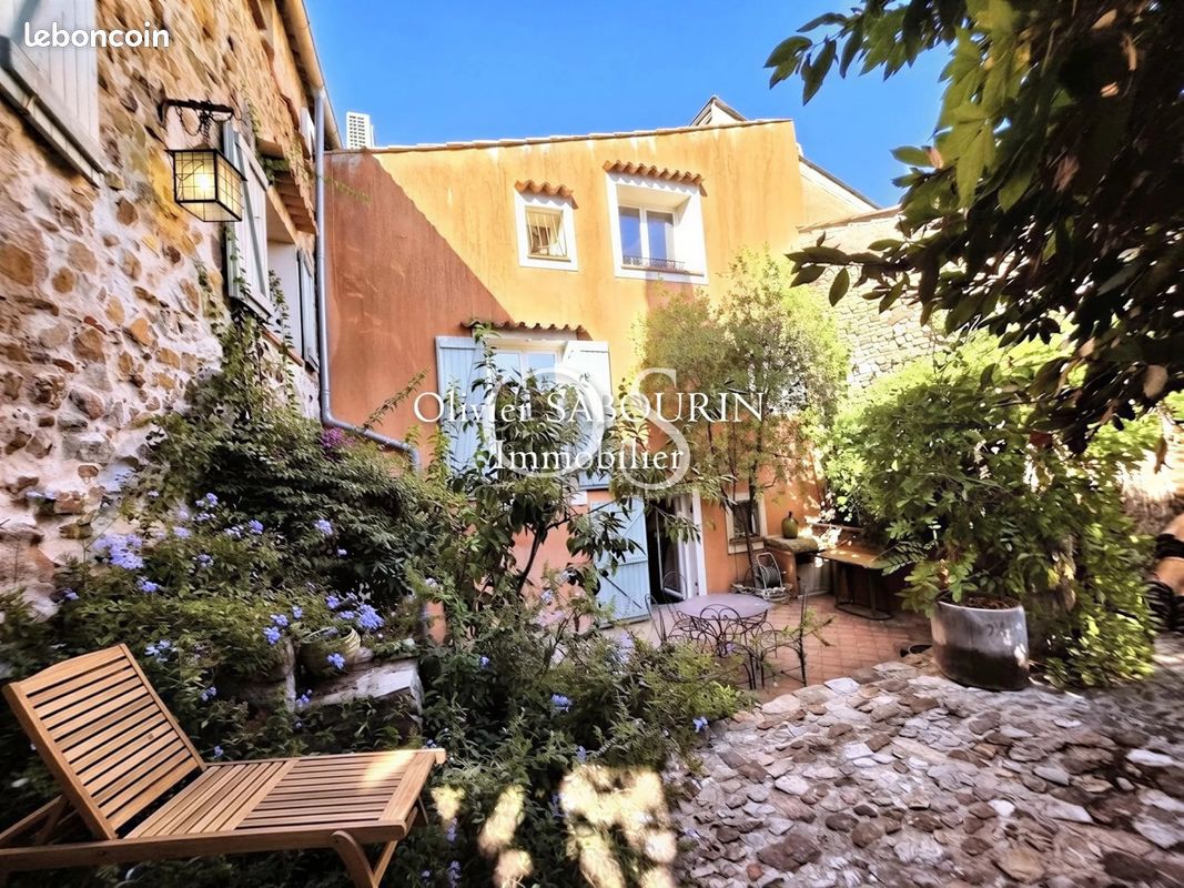 Maison 7 pièces 234 m² · à Roquebrune-sur-Argens · 234 m² · 494 000 €