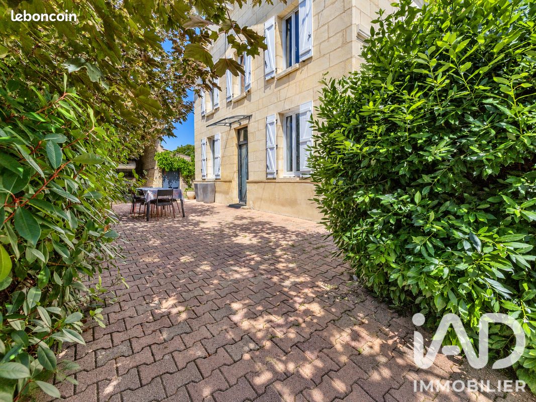 Maison 5 pièces 150 m² · à Saint-Seurin-sur-l'Isle · 150 m² · 299 900 €
