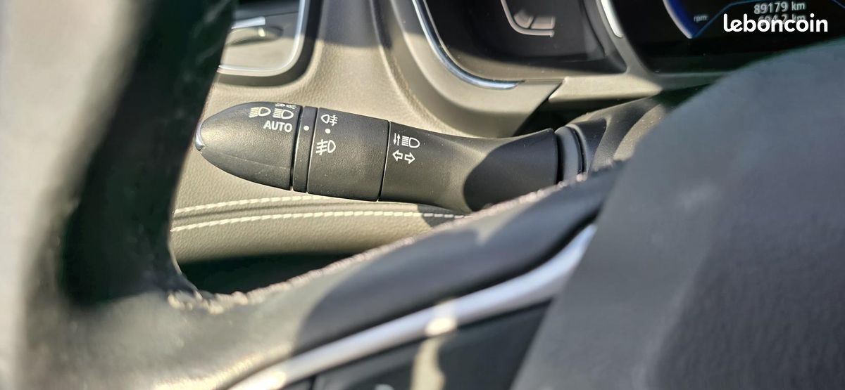 Renault Scénic IV dCi 160 Energy EDC Intens BOITE AUTO ATTELAGE (image 31)