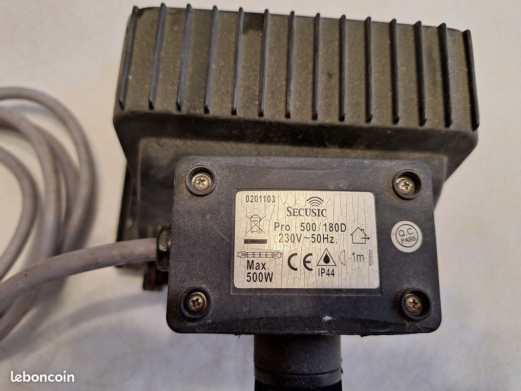Projecteur Halogene extérieur (image 3)
