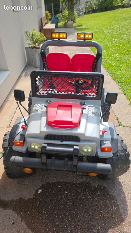 4X4 Electrique Peg Pérego Gaucho
Batterie 12 V rechargeable (image 9)