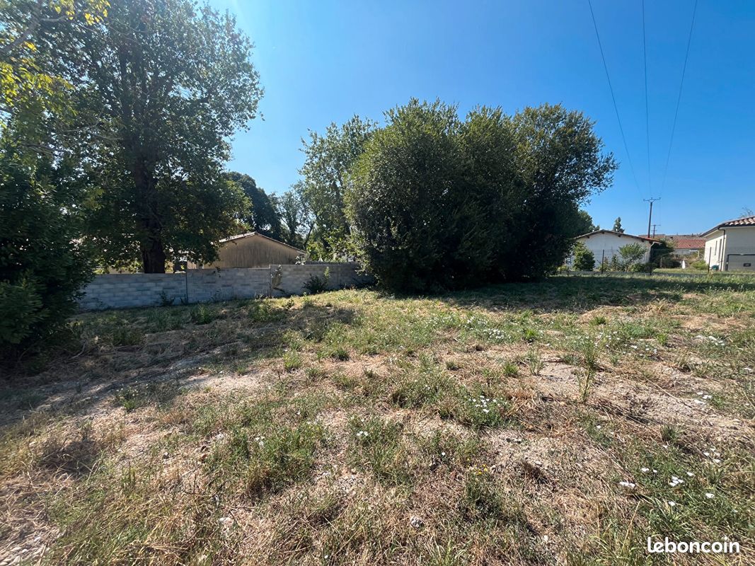 Terrain 730 m² · à Saint-Sulpice-Et-Cameyrac · 730 m² · 145 500 €
