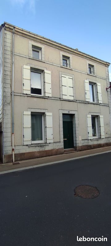 Maison 9 pièces 240 m² · à Trémentines · 240 m² · 250 000 €
