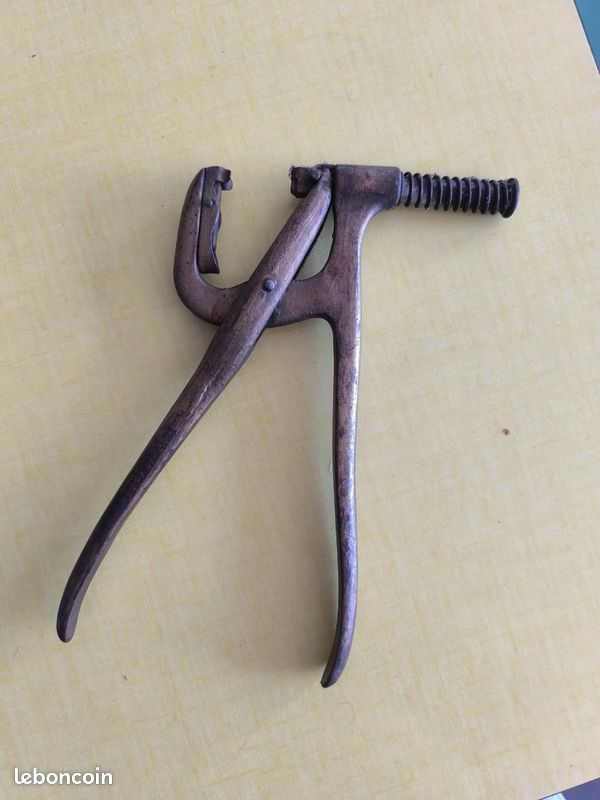 Ancienne pince de cordonnier (image 2)
