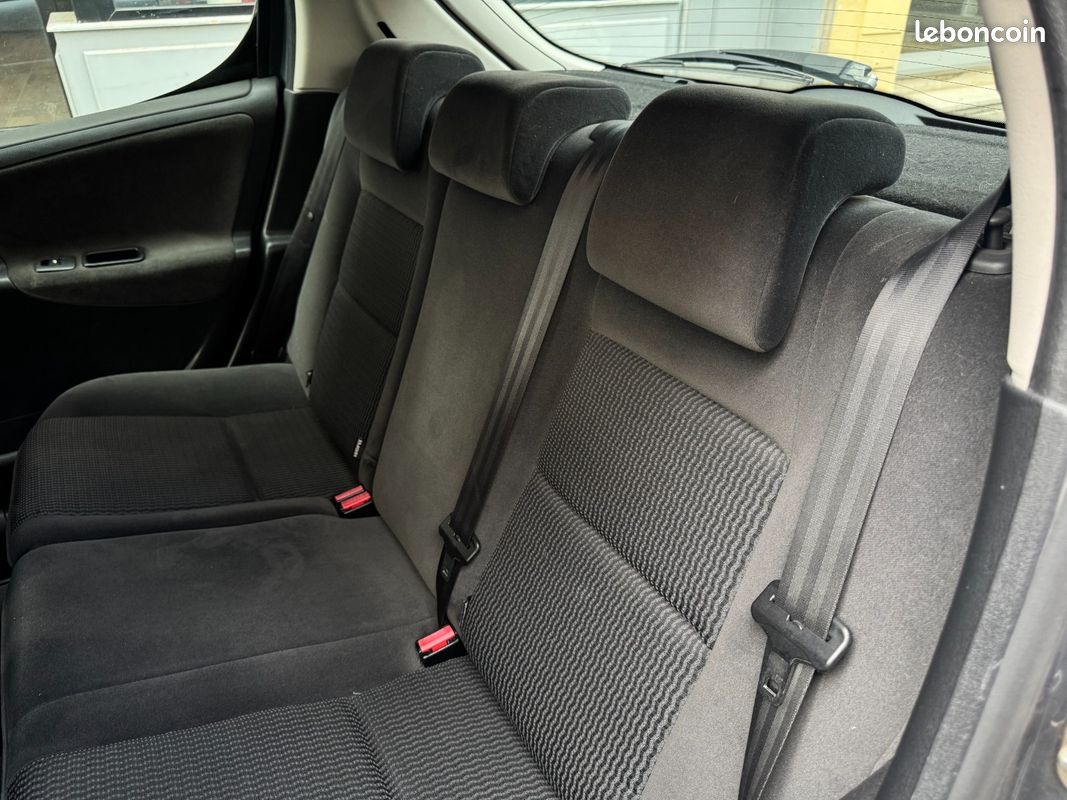 PEUGEOT 207 1.6 120ch Exécutive - 2ème Main / Courroie Accessoire OK (image 20)