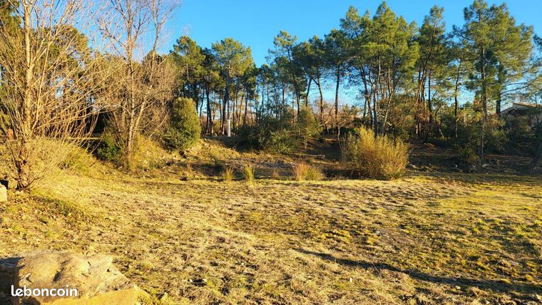Terrain 1 562 m² Les Assions